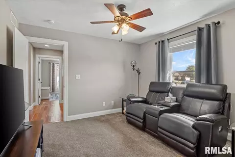 Entry Way - 4820 Chestnut Dr, Springfield, IL 62711 photo 5 of 6