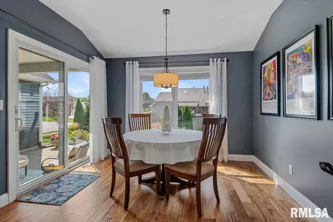 Dining - 4820 Chestnut Dr, Springfield, IL 62711 photo 1 of 3