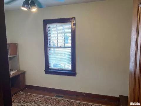 Bedroom - 619 S Macarthur Blvd, Springfield, IL 62704 photo 2 of 3