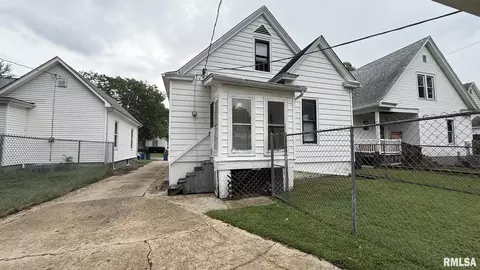 Exterior - 1605 S Pasfield St, Springfield, IL 62704 photo 10 of 11