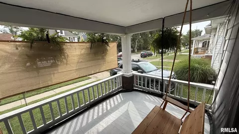 Exterior - 1605 S Pasfield St, Springfield, IL 62704 photo 5 of 11