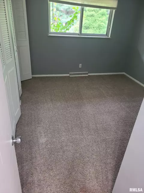 Bedroom - 1209-1211 Interlacken Rd, Springfield, IL 62704 photo 3 of 4