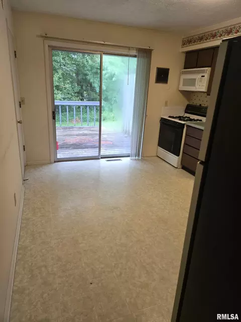 Kitchen - 1209-1211 Interlacken Rd, Springfield, IL 62704 photo 1 of 2