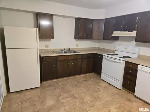 Kitchen - 1133-1135 Interlacken Rd, Springfield, IL 62704 photo 3 of 3