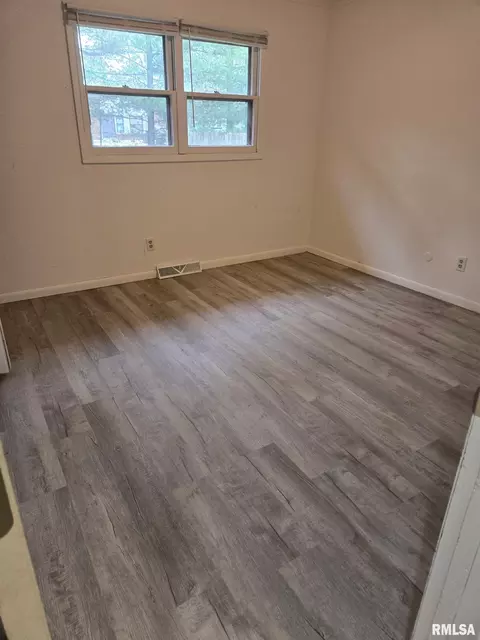 Bedroom - 1133-1135 Interlacken Rd, Springfield, IL 62704 photo 1 of 4