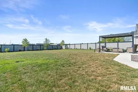 Exterior - 3700 Westgate Dr, Springfield, IL 62711 photo 6 of 8