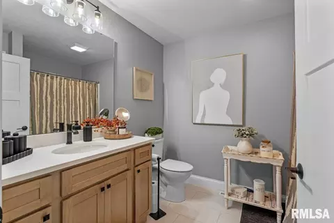 Bath - 3700 Westgate Dr, Springfield, IL 62711 photo 1 of 1