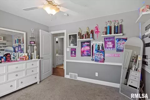 Bedroom - 5420 Crane Dr, Springfield, IL 62711 photo 8 of 10
