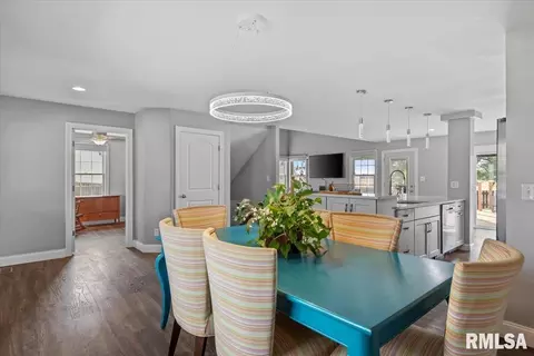 Dining - 5420 Crane Dr, Springfield, IL 62711 photo 3 of 3