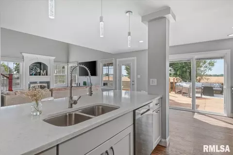 Kitchen - 5420 Crane Dr, Springfield, IL 62711 photo 3 of 3