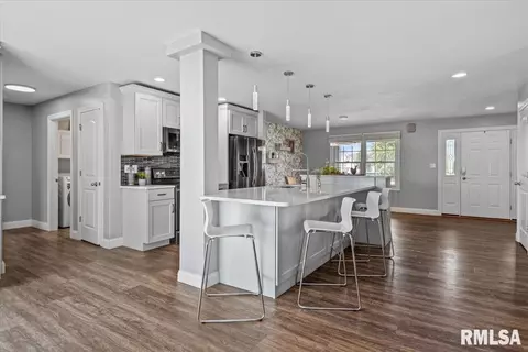 Kitchen - 5420 Crane Dr, Springfield, IL 62711 photo 2 of 3