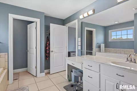 Entry Way - 5420 Crane Dr, Springfield, IL 62711 photo 3 of 3
