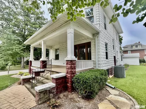 Exterior - 401 E Keys Ave, Springfield, IL 62702 photo 2 of 13