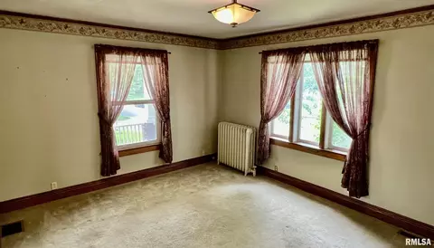 Bedroom - 401 E Keys Ave, Springfield, IL 62702 photo 1 of 10
