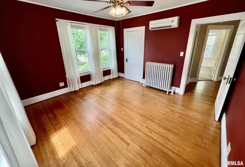 Bedroom - 401 E Keys Ave, Springfield, IL 62702 photo 6 of 10