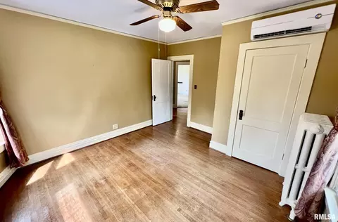 Bedroom - 401 E Keys Ave, Springfield, IL 62702 photo 10 of 10