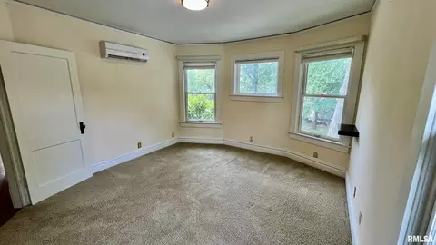 Bedroom - 401 E Keys Ave, Springfield, IL 62702 photo 2 of 10