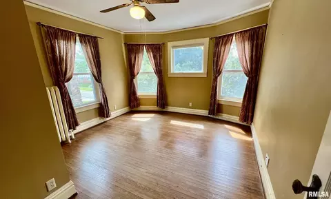 Bedroom - 401 E Keys Ave, Springfield, IL 62702 photo 8 of 10