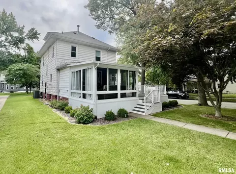 Exterior - 401 E Keys Ave, Springfield, IL 62702 photo 7 of 13