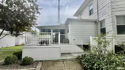 Exterior - 401 E Keys Ave, Springfield, IL 62702 photo 6 of 13