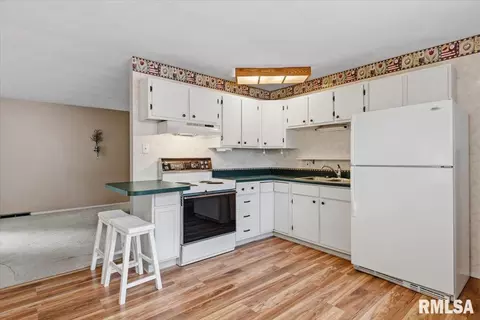 Kitchen - 2528 Holmes Ave, Springfield, IL 62704 photo 1 of 1