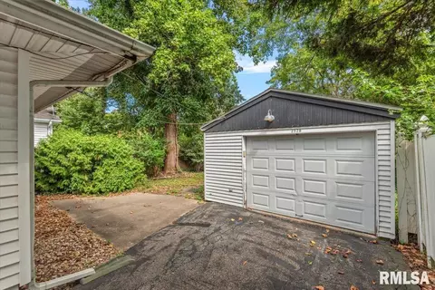 Exterior - 2528 Holmes Ave, Springfield, IL 62704 photo 2 of 6