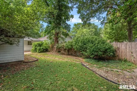 Exterior - 2528 Holmes Ave, Springfield, IL 62704 photo 5 of 6