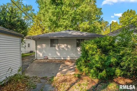 Exterior - 2528 Holmes Ave, Springfield, IL 62704 photo 4 of 6