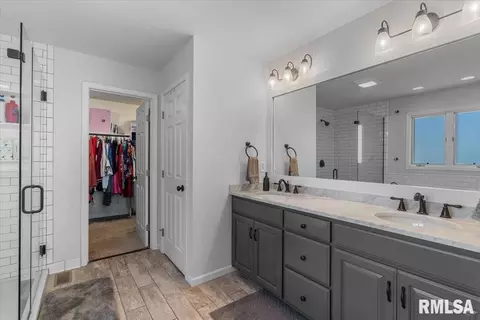 Bath - 7409 Piper Glen Dr, Springfield, IL 62711 photo 1 of 5