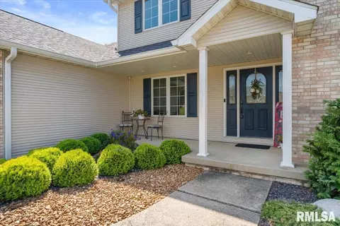 Exterior - 7409 Piper Glen Dr, Springfield, IL 62711 photo 2 of 11