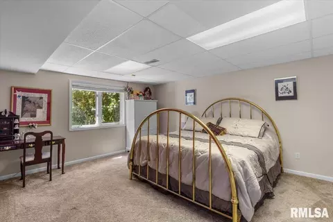 Bedroom - 7409 Piper Glen Dr, Springfield, IL 62711 photo 8 of 10