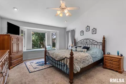 Bedroom - 7409 Piper Glen Dr, Springfield, IL 62711 photo 1 of 10