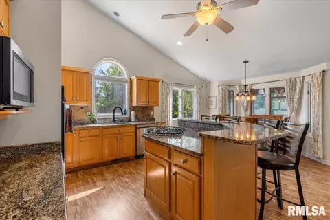 Kitchen - 7409 Piper Glen Dr, Springfield, IL 62711 photo 3 of 4