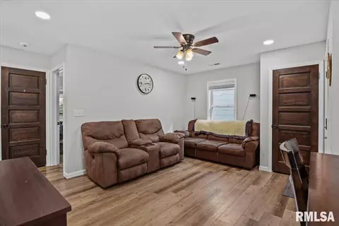Entry Way - 1936 N 21st St, Springfield, IL 62702 photo 4 of 6