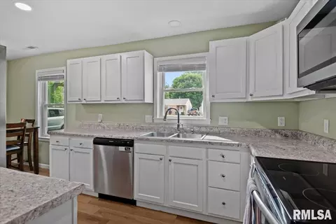 Kitchen - 1936 N 21st St, Springfield, IL 62702 photo 2 of 2