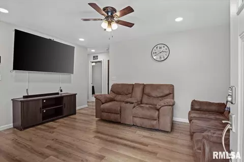 Entry Way - 1936 N 21st St, Springfield, IL 62702 photo 1 of 6