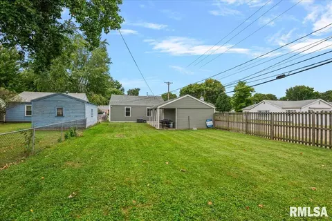 Exterior - 1936 N 21st St, Springfield, IL 62702 photo 3 of 3