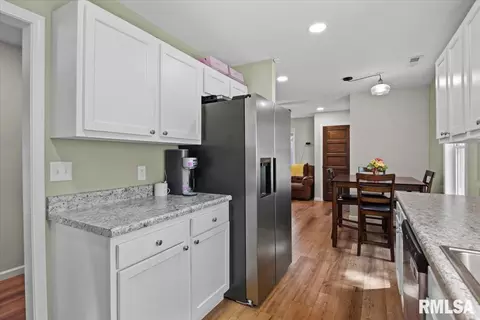 Entry Way - 1936 N 21st St, Springfield, IL 62702 photo 5 of 6