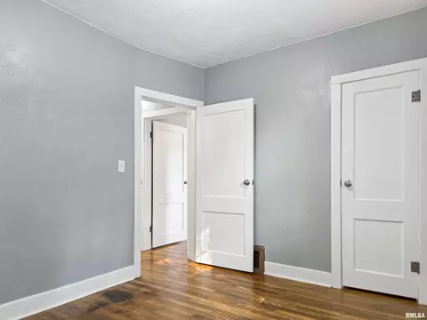 Bedroom - 3016 Linden Ave, Springfield, IL 62702 photo 5 of 7