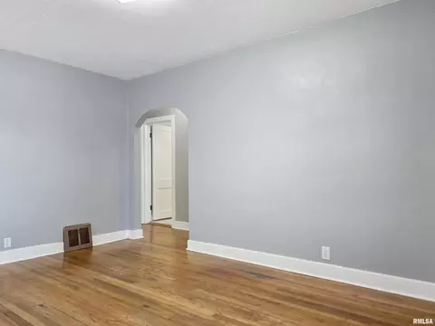 Entry Way - 3016 Linden Ave, Springfield, IL 62702 photo 1 of 3