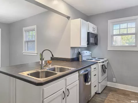 Kitchen - 3016 Linden Ave, Springfield, IL 62702 photo 1 of 4