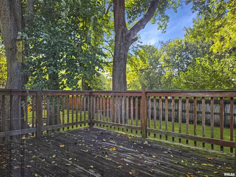 Exterior - 3016 Linden Ave, Springfield, IL 62702 photo 3 of 4