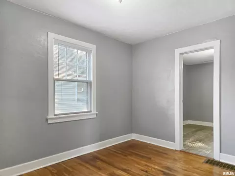 Bedroom - 3016 Linden Ave, Springfield, IL 62702 photo 4 of 7