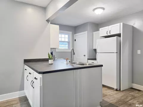 Kitchen - 3016 Linden Ave, Springfield, IL 62702 photo 3 of 4