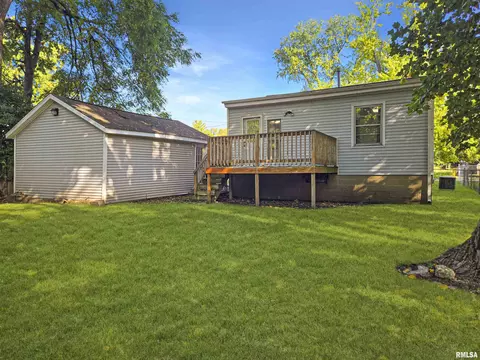 Exterior - 3016 Linden Ave, Springfield, IL 62702 photo 2 of 4