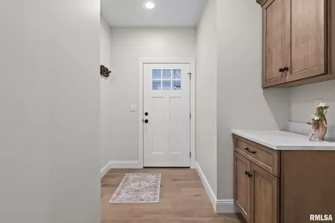 Entry Way - 1711 Ambleside Dr, Springfield, IL 62711 photo 4 of 6