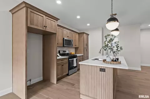Kitchen - 1711 Ambleside Dr, Springfield, IL 62711 photo 3 of 4
