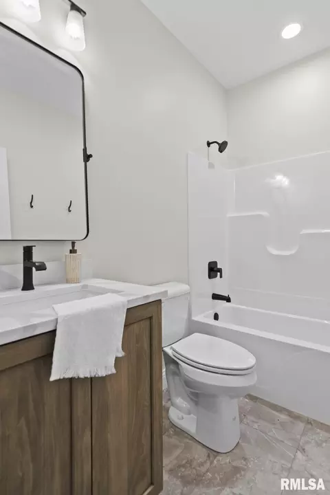 Bath - 1711 Ambleside Dr, Springfield, IL 62711 photo 5 of 5