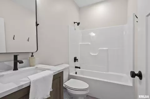 Bath - 1711 Ambleside Dr, Springfield, IL 62711 photo 4 of 5