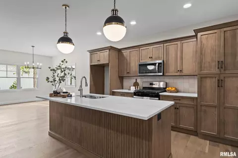 Kitchen - 1711 Ambleside Dr, Springfield, IL 62711 photo 2 of 4